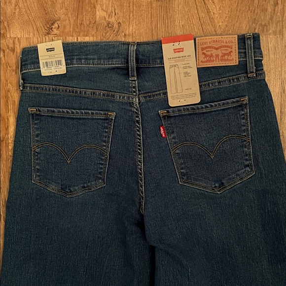 NWT Levi’s 318 Wide Leg Jeans - Picture 10 of 15